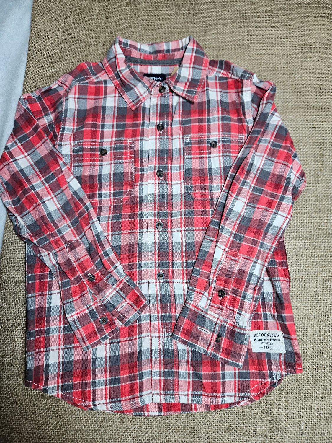 CAMISA PARA NIÑO, MANGA LARGA, CUADRILLE ROJA, MARCA CARTERS, TALLE 5. IMPECABLE