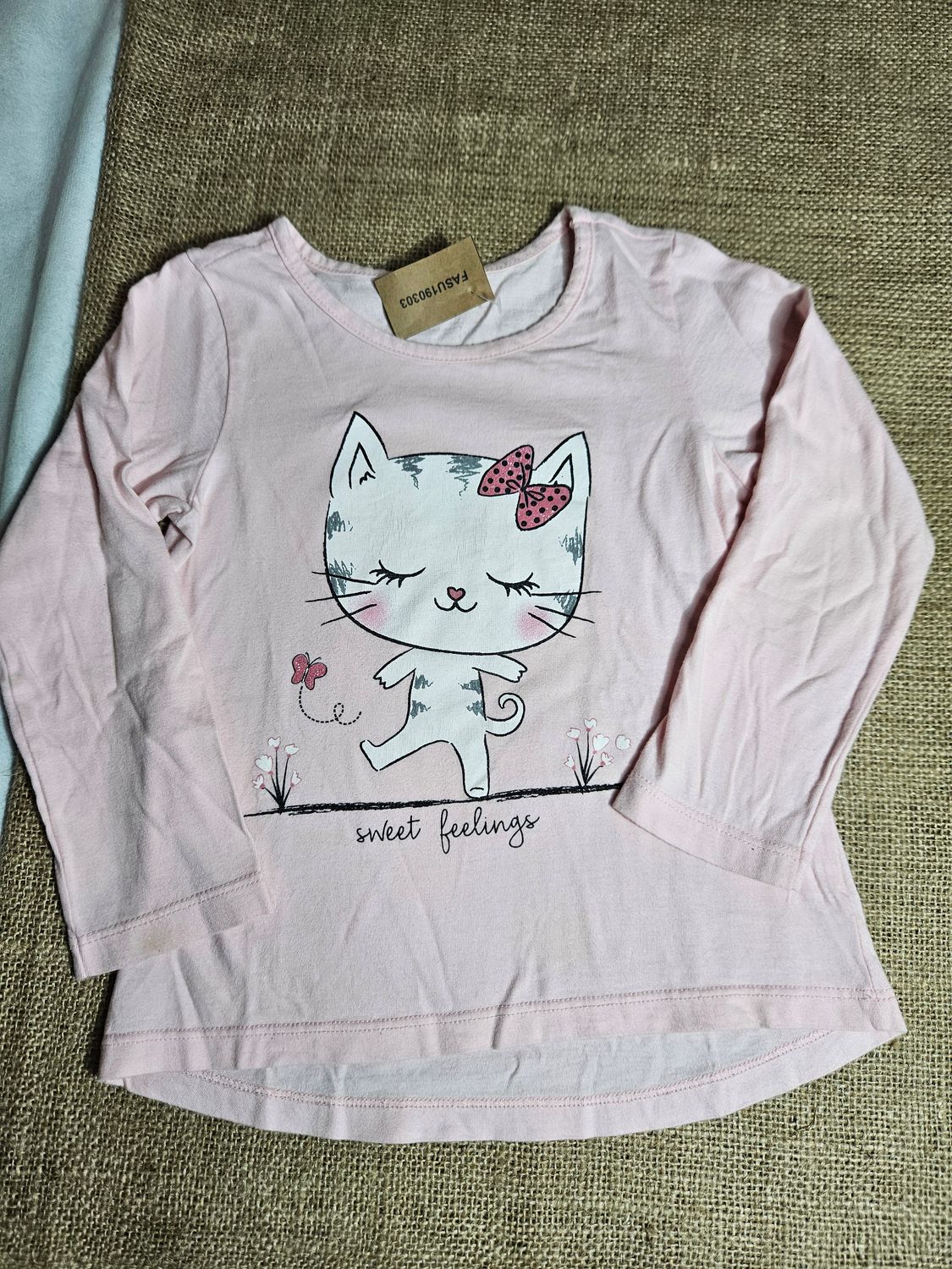 REMERA DE ALGODÓN, MANGA LARGA, PARA NIÑA, TALLE 3, COLOR ROSA, CON ESTAMPA DE GATITO