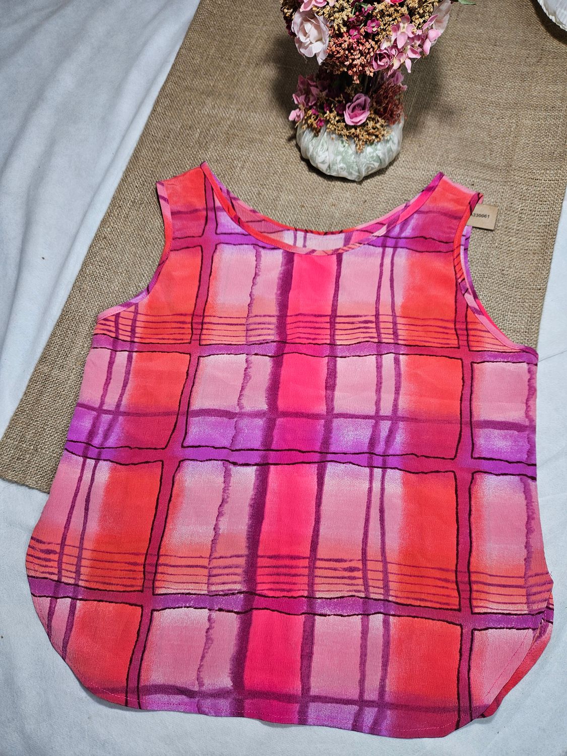 MUSCULOSA PARA DAMA. ESTAMPADA EN COLORES FUCCIA Y VIOLETA. TALLE M