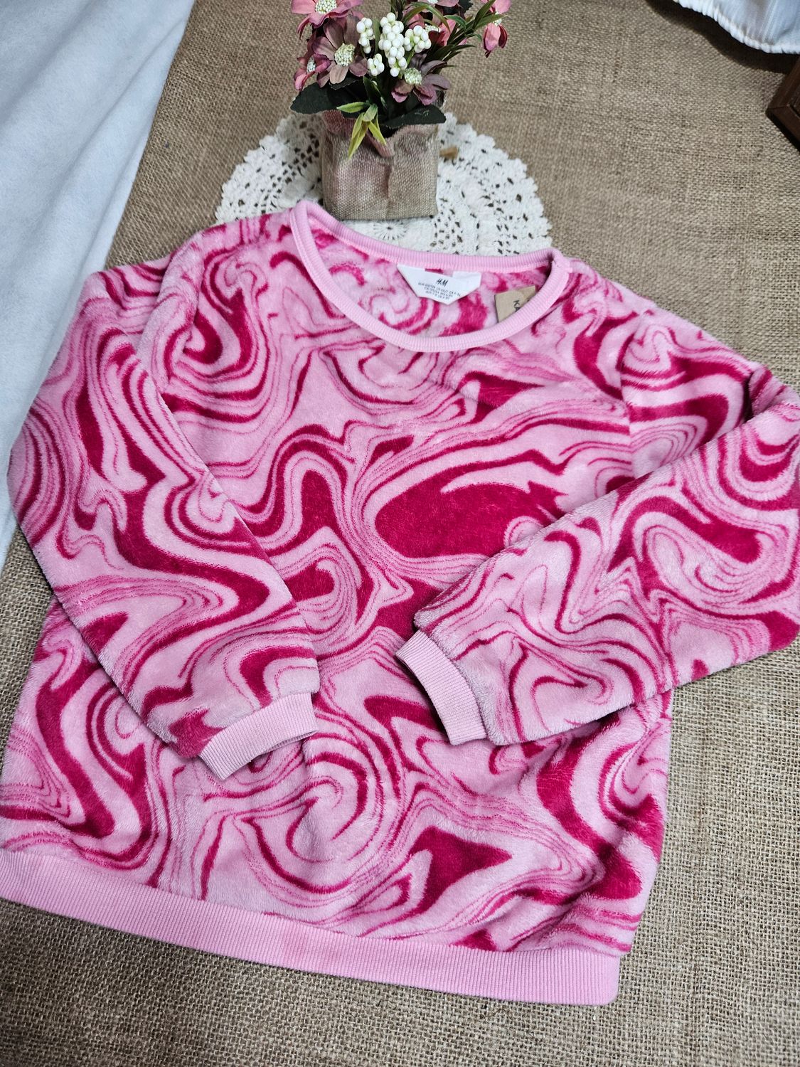 BUZO PARA NIÑA, DE ABRIGO, POLAR PELUDITO. MARCA HYM. TALLE 6-8