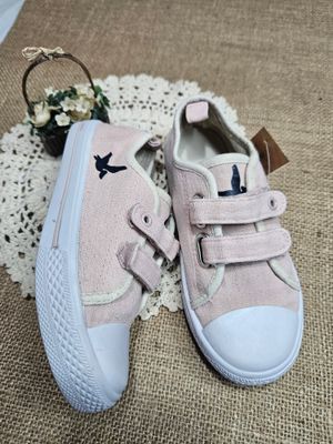 CHAMPION PARA NIÑA, EN TELA, COLOR ROSADO, CON VELCROS, MARCA SANTA BARBARA. TALLE 30 - PLANTILLA 20 CMS.