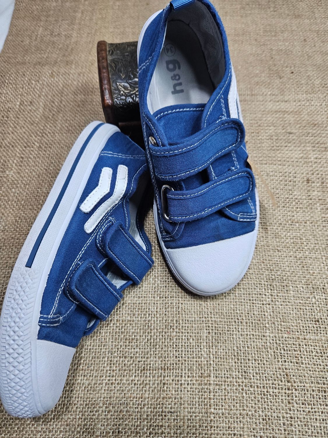 CHAMPION PARA NIÑO, TALLE 34, PLANTILLA 21,5 CMS., CON VELCRO. MARCA HYG. TALLE 34. COLOR AZUL.