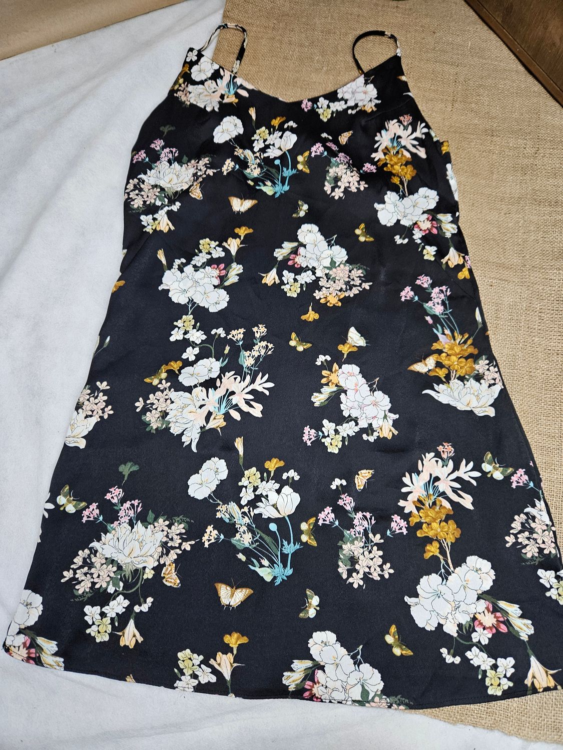VESTIDO PARA DAMA, ESTILO SOLERA, MARCA LIMITE. TALLE 2 (S/M) ESTAMPADO NEGRO CON FLORES