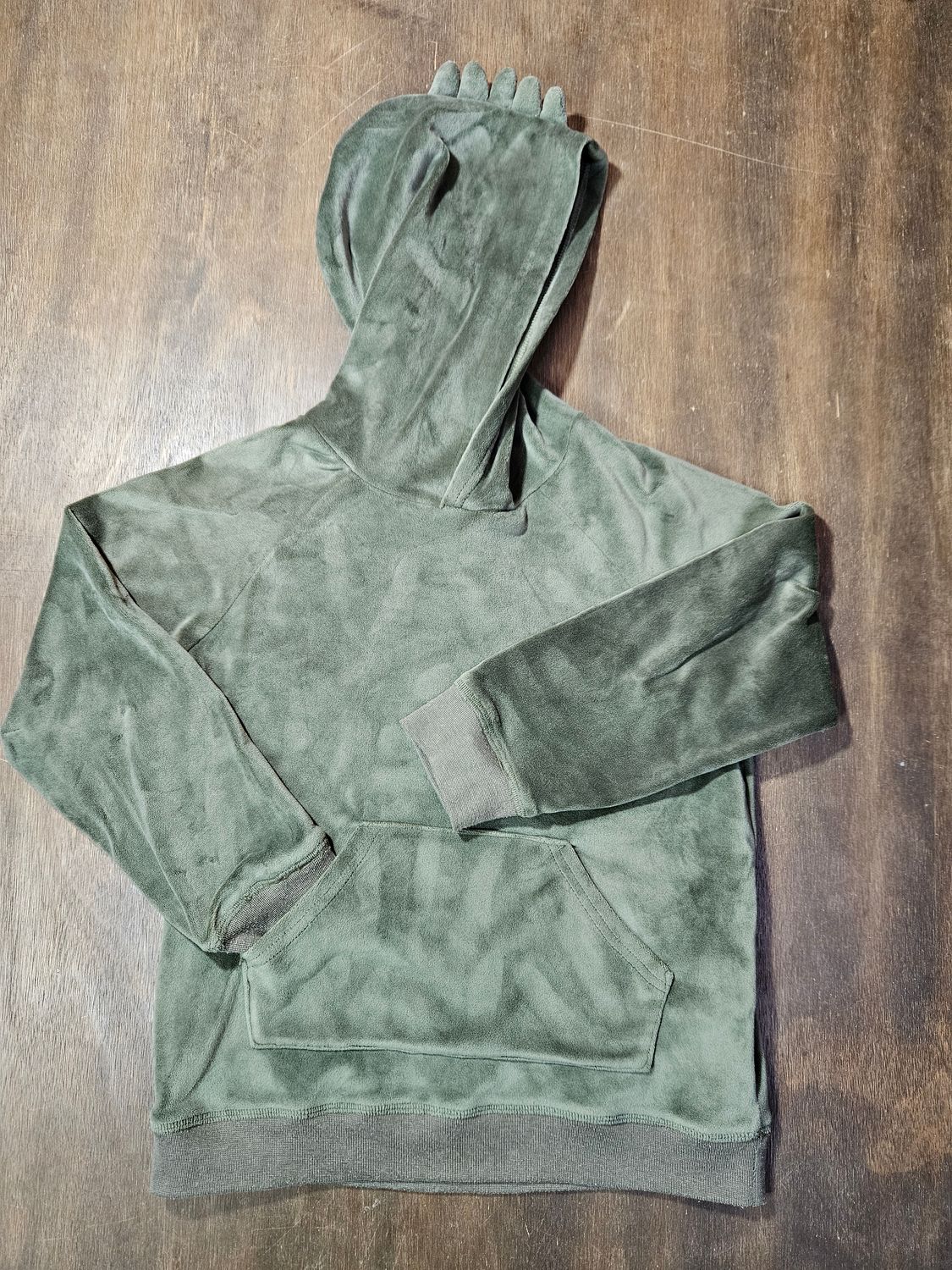 BUZO ESTILO CANGURO, PARA NI�O, EN FLEECE, CON CAPUCHA Y BOLSILLOS. COLOR VERDE, MARCA POIM, TALLE 5