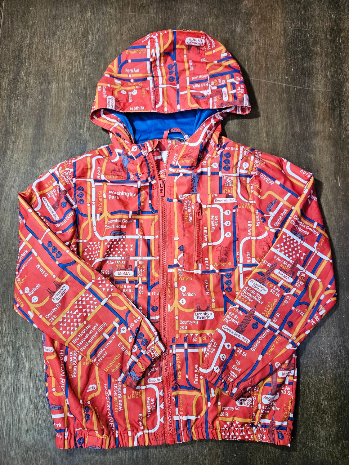 CAMPERA DE NYLON FORRADA EN ALGOD�N, CON CAPUCHA, TALLE 8. COLOR NARANJA