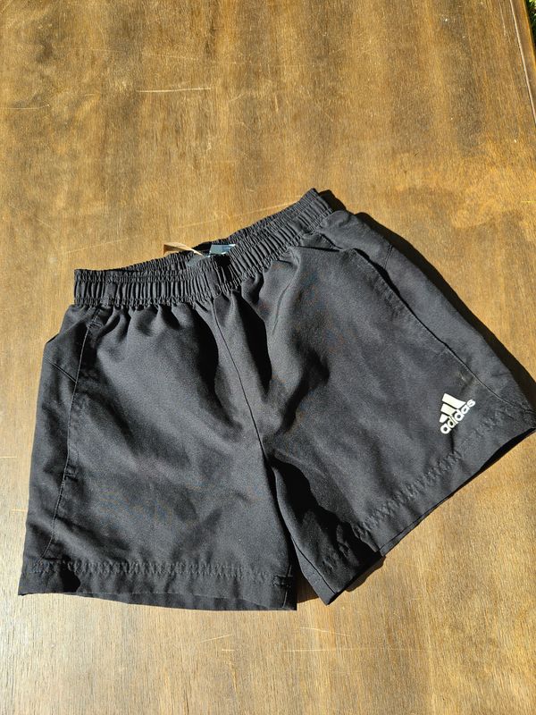 SHORT DEPORTIVO PARA NIÑO, ADIDAS TALLE 11-12 AÑOS, NEGRO