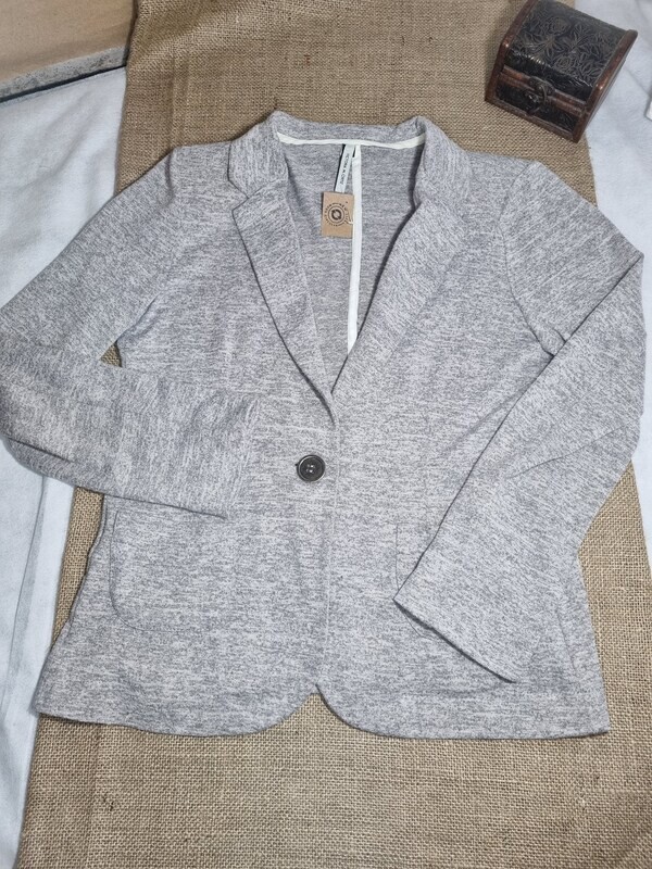 BLAZER GRIS EN ALGODÓN ELASTIZADO, MARCA VICTORIA M ORTIZ, TALLE S