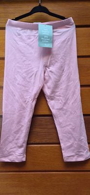 CALZA 3/4 EN ALGODPN, COLOR ROSADO. TALLE 9/10. MARCA HYM. NUEVA CON ETIQUETA