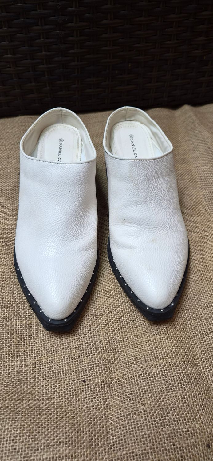 SUECOS DANIEL CASSIN, COLOR BLANCO, TALLE 39, IMPECABLES.
