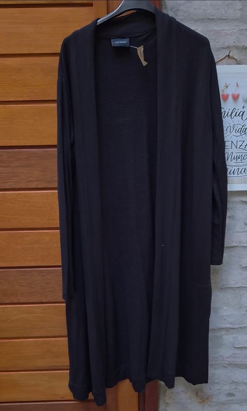 SACO PARA DAMA, LARGO EN ALGOD�N, SIN BOTONES, CON TAJOS. MARCA TED BODIN. TALLE L. IMPECABLE