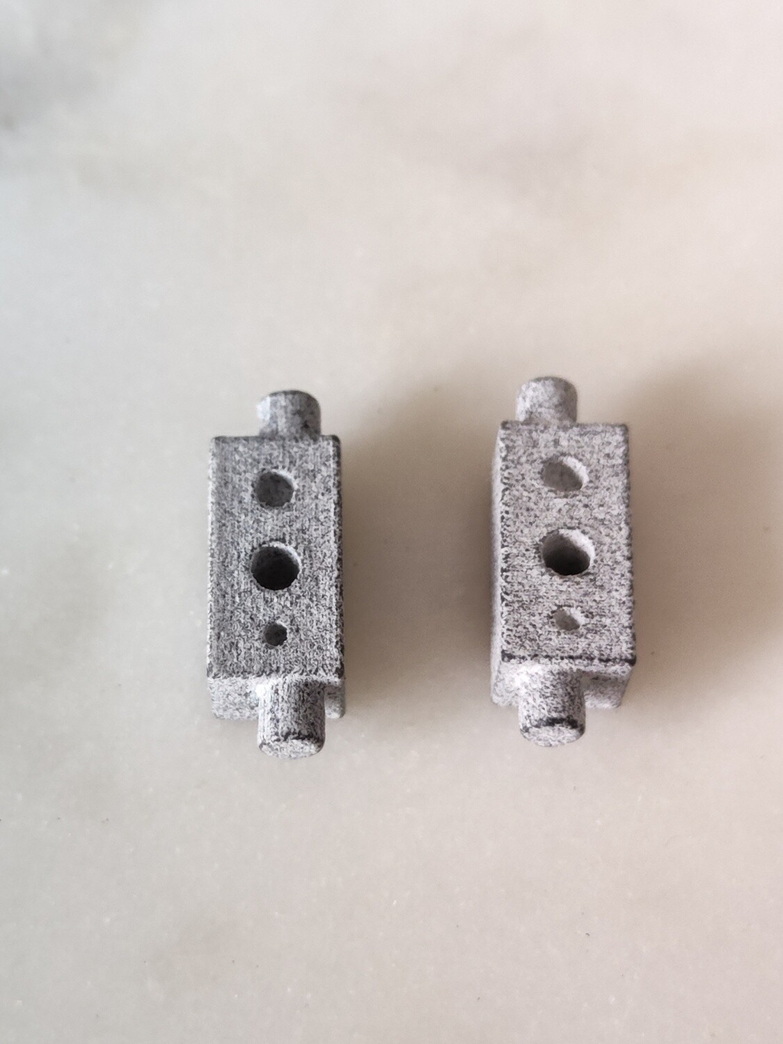 Losi XX/XXT servo posts, pair