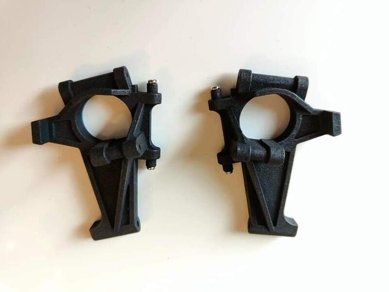 Schumacher Bosscat front suspension uprights, pair