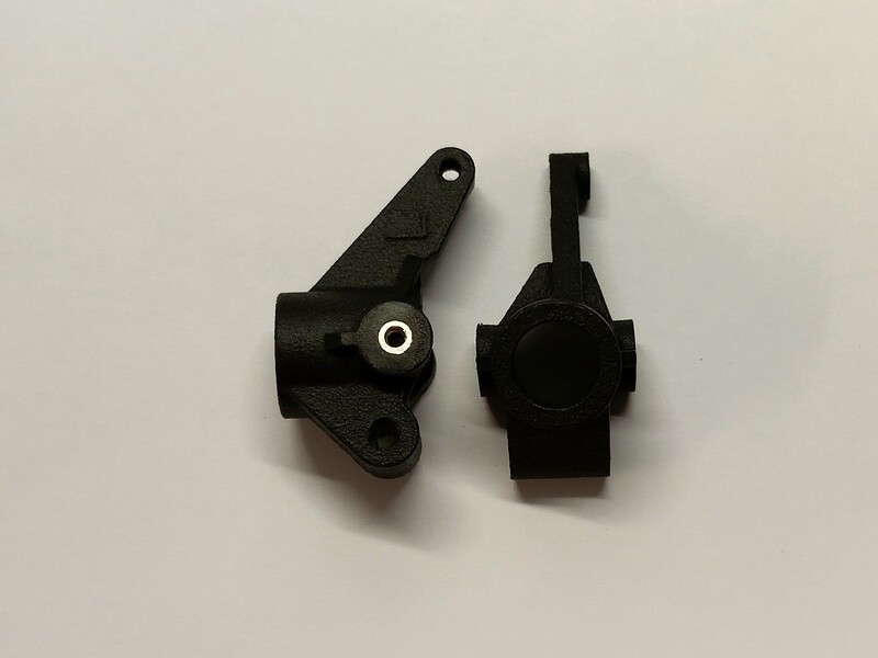 Yokomo 870c front steering knuckle/ rear upright, pair, black finish