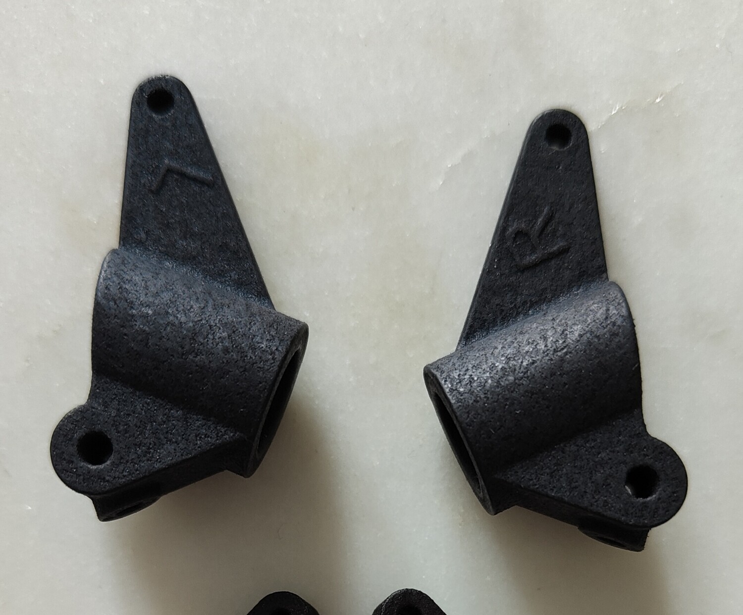Yokomo 870c RPM style rear uprights, pair.