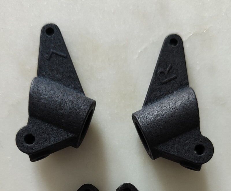 Yokomo 870c RPM style rear uprights, pair.