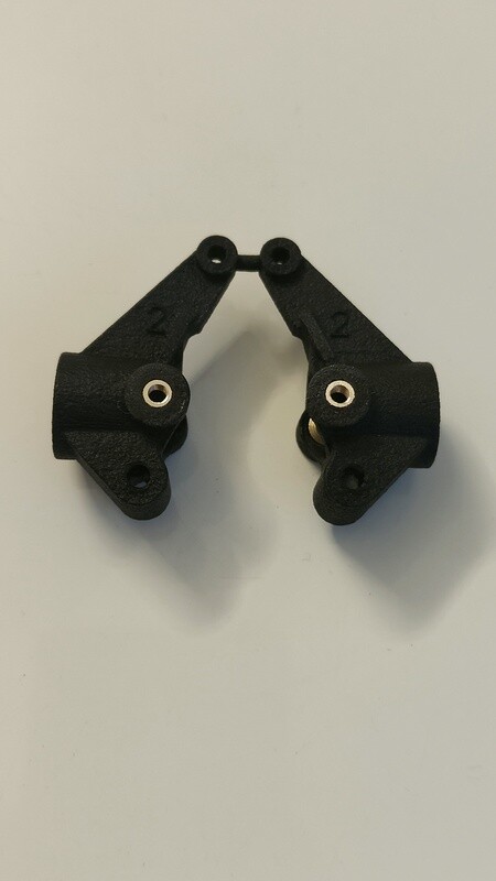 Yokomo 870c 2° toe rear upright, pair, black finish