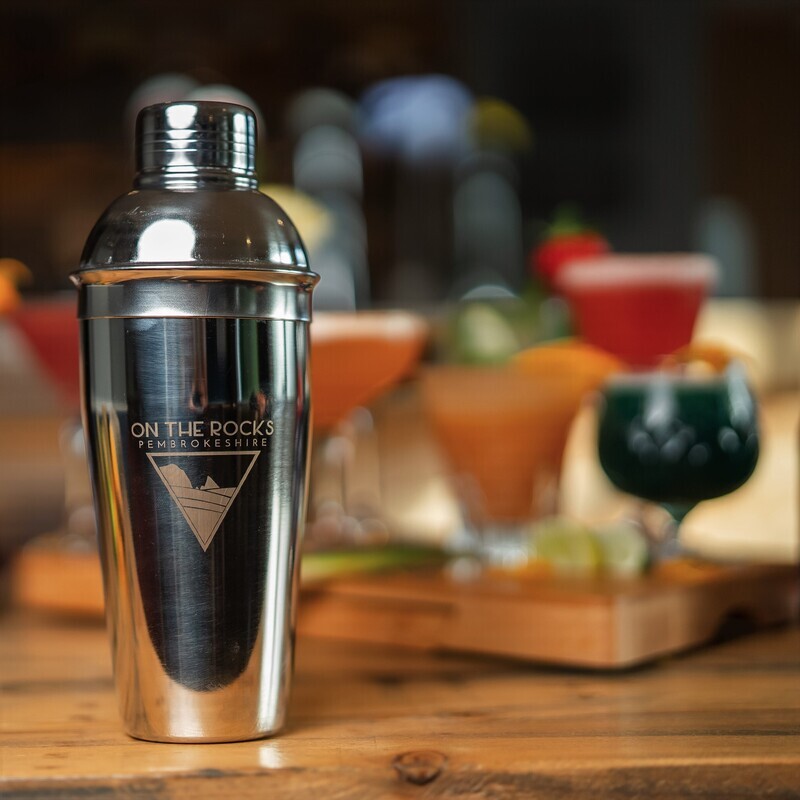 BRANDED BEAUMONT DELUXE COCKTAIL SHAKER