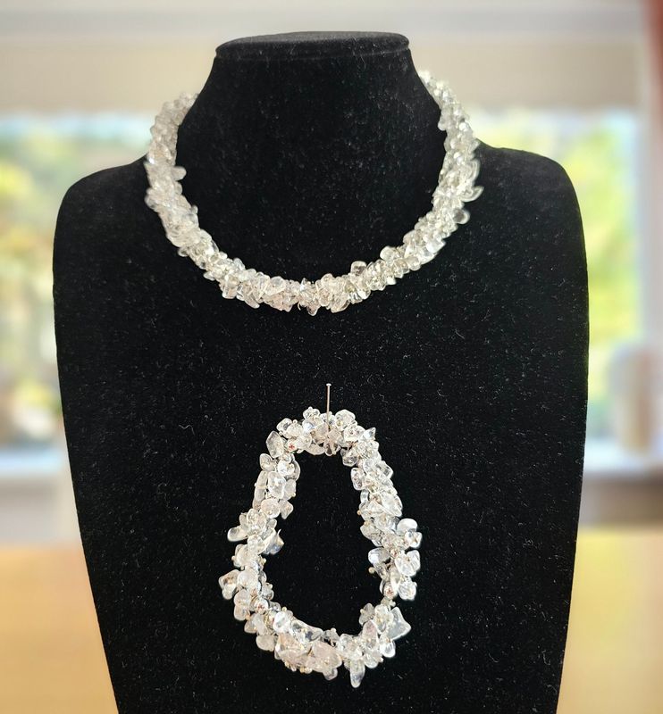 Bergkristal sieraden set, ketting en armband. Edelstenen.