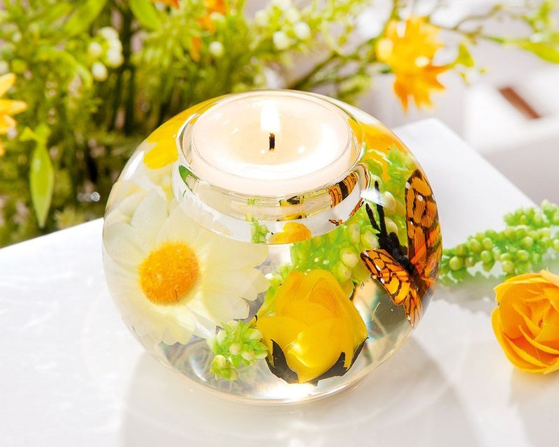 Springtime Mercure Smart, een Dreamlight waxinelichthouder Springtime Mercure Smart, een Dreamlight waxinelichthouder van mond geblazen glas en decoraties die handmatig zijn aangebracht. Geen enkel exemplaar is gelijk, art. 73480