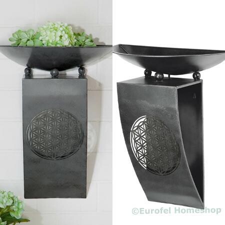 Wand-schalendrager metaal, model levensbloem. Schalen van glas.