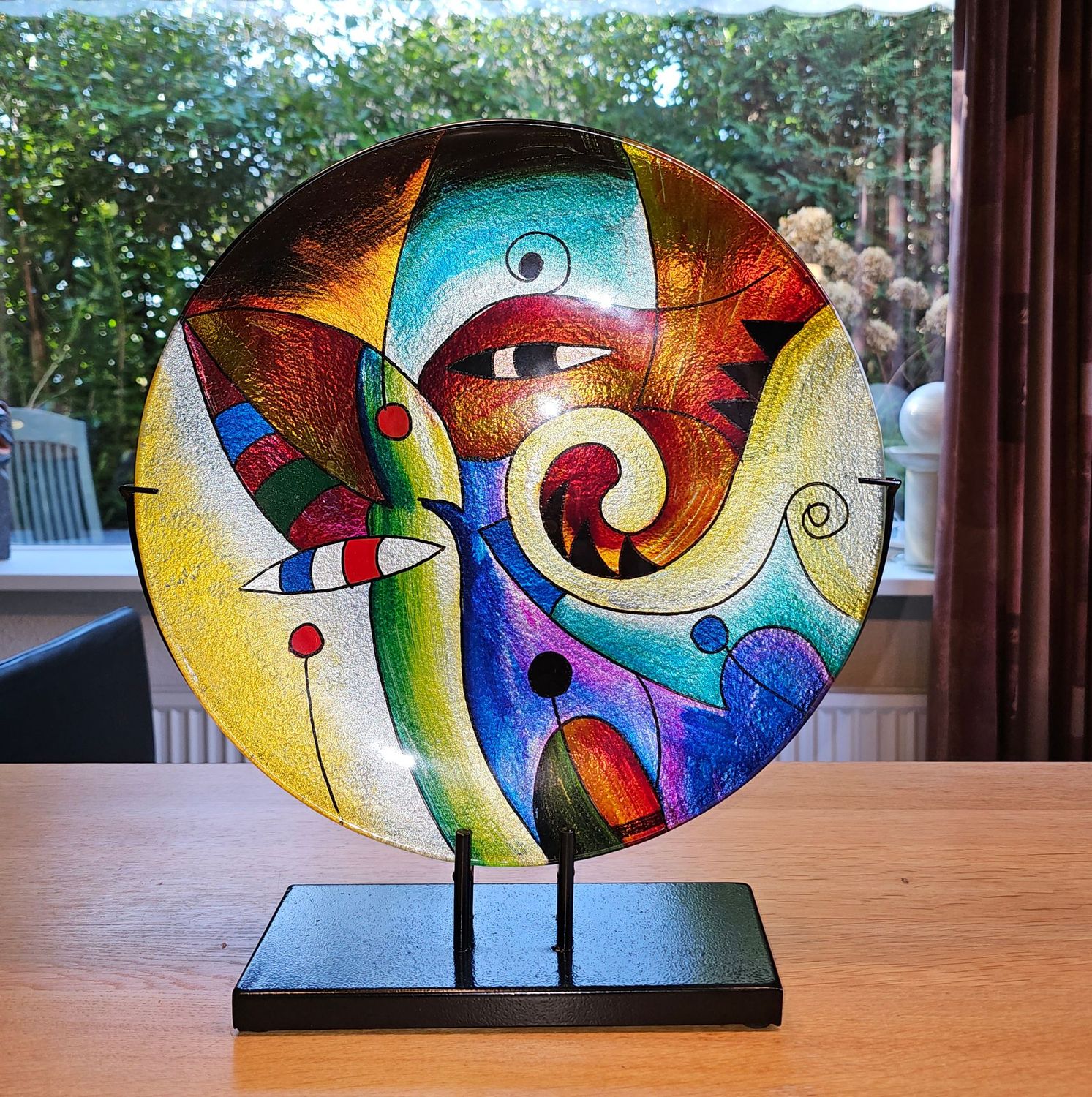 GLASART schaal "Verona" op zwarte metalen standaard