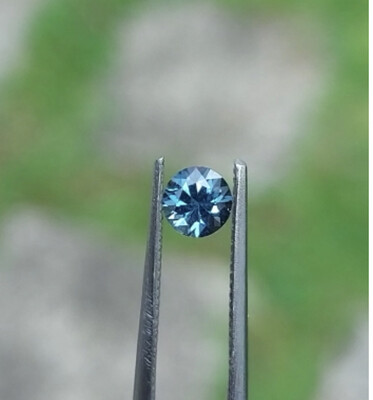 Blue Spinel Round