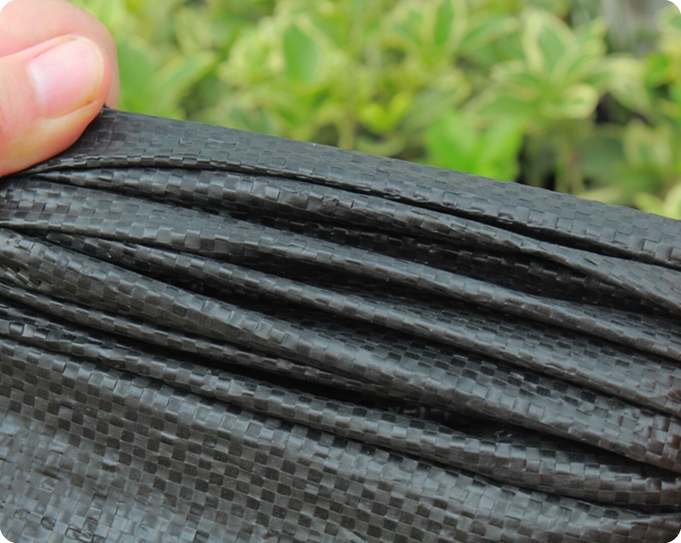 PP Woven Weed Control Fabric for Plant Anti Grass Agricultural Mulch Cloth Greenhouse Weeding Mat Water Permeable 1.5x100m 4.92*328.08ft