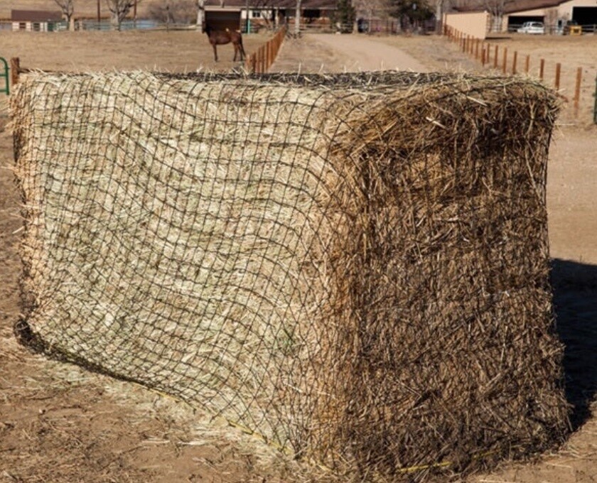 1.2'' hole,8x4x4ft square hay net
large square bale hay net
square bale slow feed hay net mehs size 3x3cm