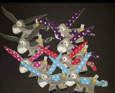 Eseli mit Knisterohren und Knisterschwanz Eseli mit Knisterohren und Knisterschwanz