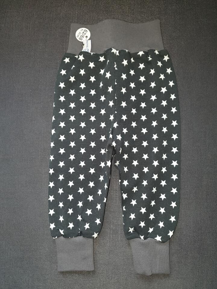 62/68, Hösli Sterne weiss, schwarz