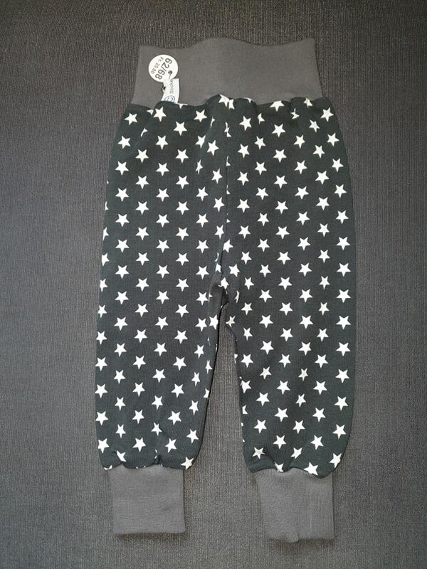 62/68, Hösli Sterne weiss auf schwarz