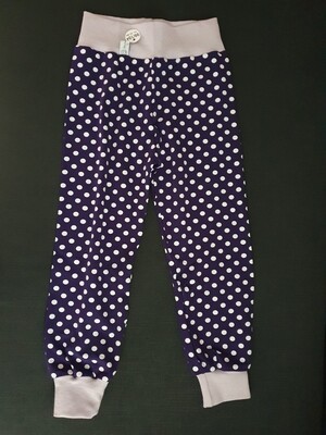 98/104, Hösli Punkte weiss, violet