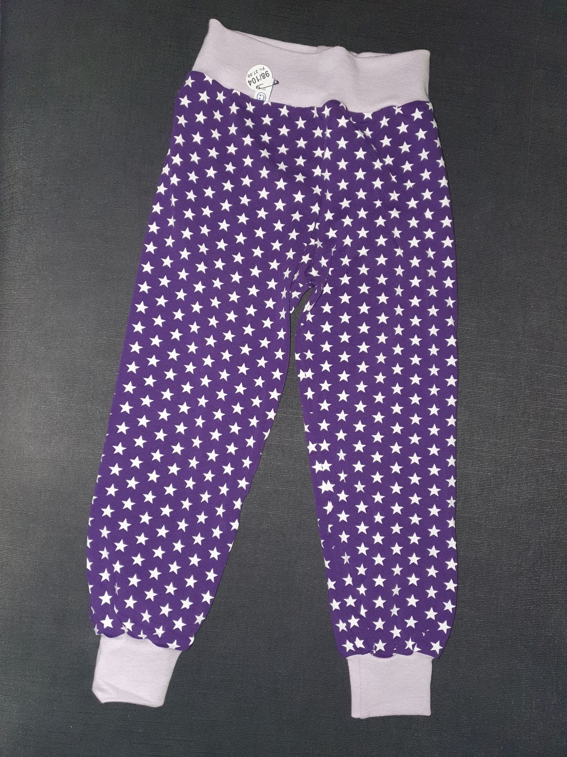 98/104, Hösli Sterne weiss , dunkelviolet