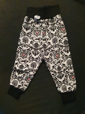 74/80, Hösli Scherenschnitt, weiss/schwarz