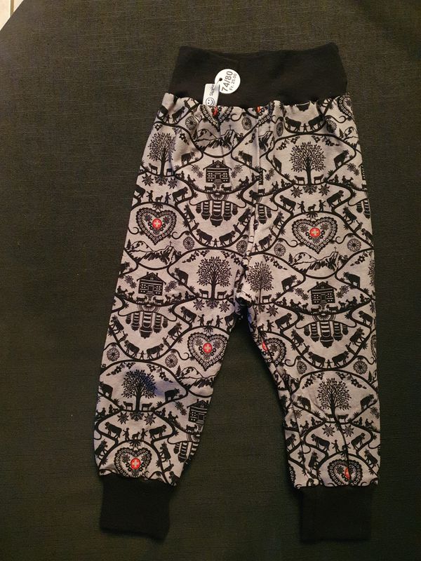 74/80, Hösli Scherenschnitt, grau