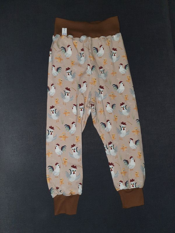 86/92, Hösli, Hüehndli braun