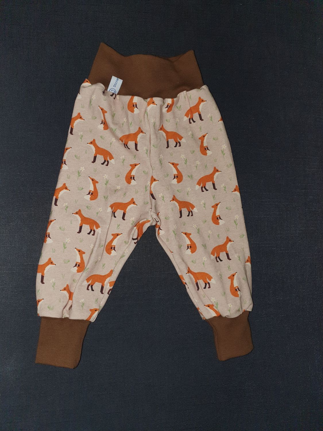 62/68, Hösli Füchsli braun