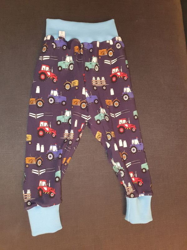 74/80, Hösli Traktor, dunkelblau