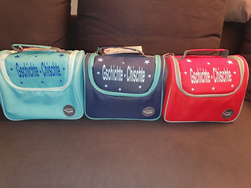 Tonieboxtasche blau mit Gschichte-Chiste bedruckt
