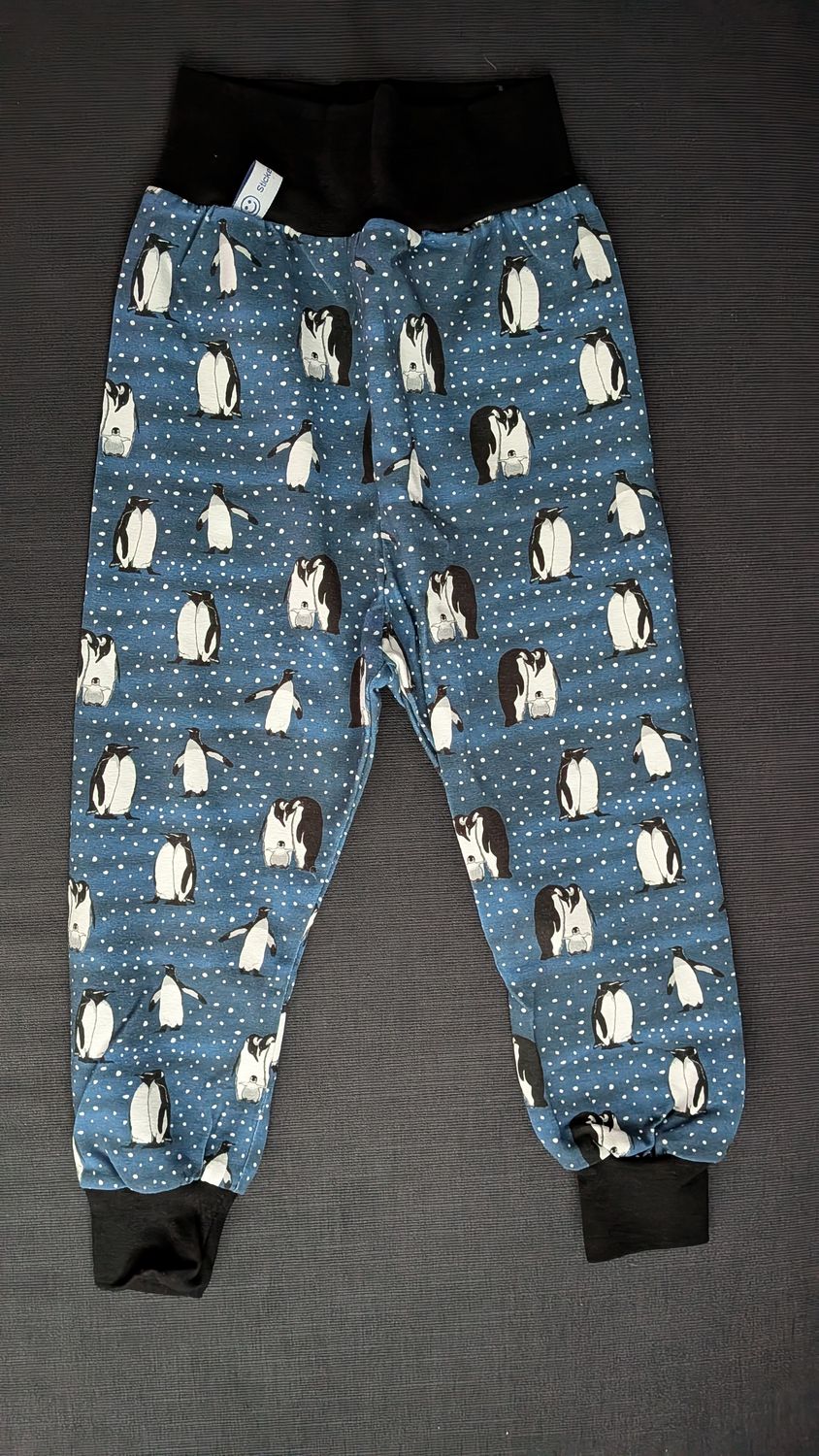 86/92, Hösli Pinguin auf navy mit schwarzem Bündchen