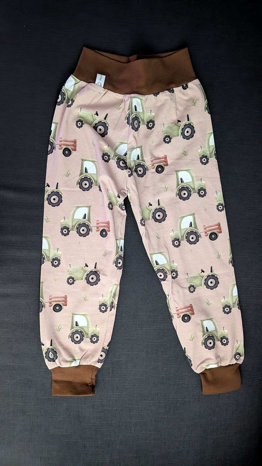 98/104, Hösli Traktor auf braun