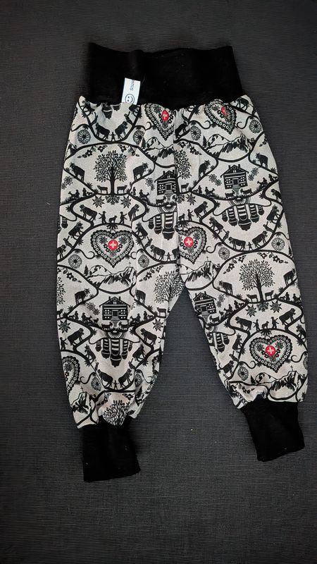 62/68, Hösli Scherenschnitt, grau