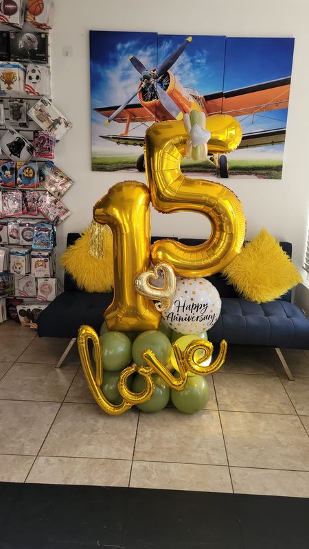 Quinceanera Balloon Bouquet