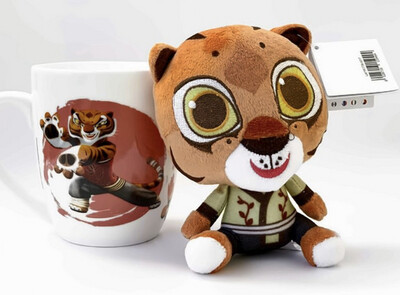 Kung Fu Panda - Tasse Tiger mit Plüschtier