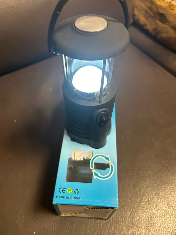 Kleine LED Campinglampe Handaufzug, schwarz 13cm