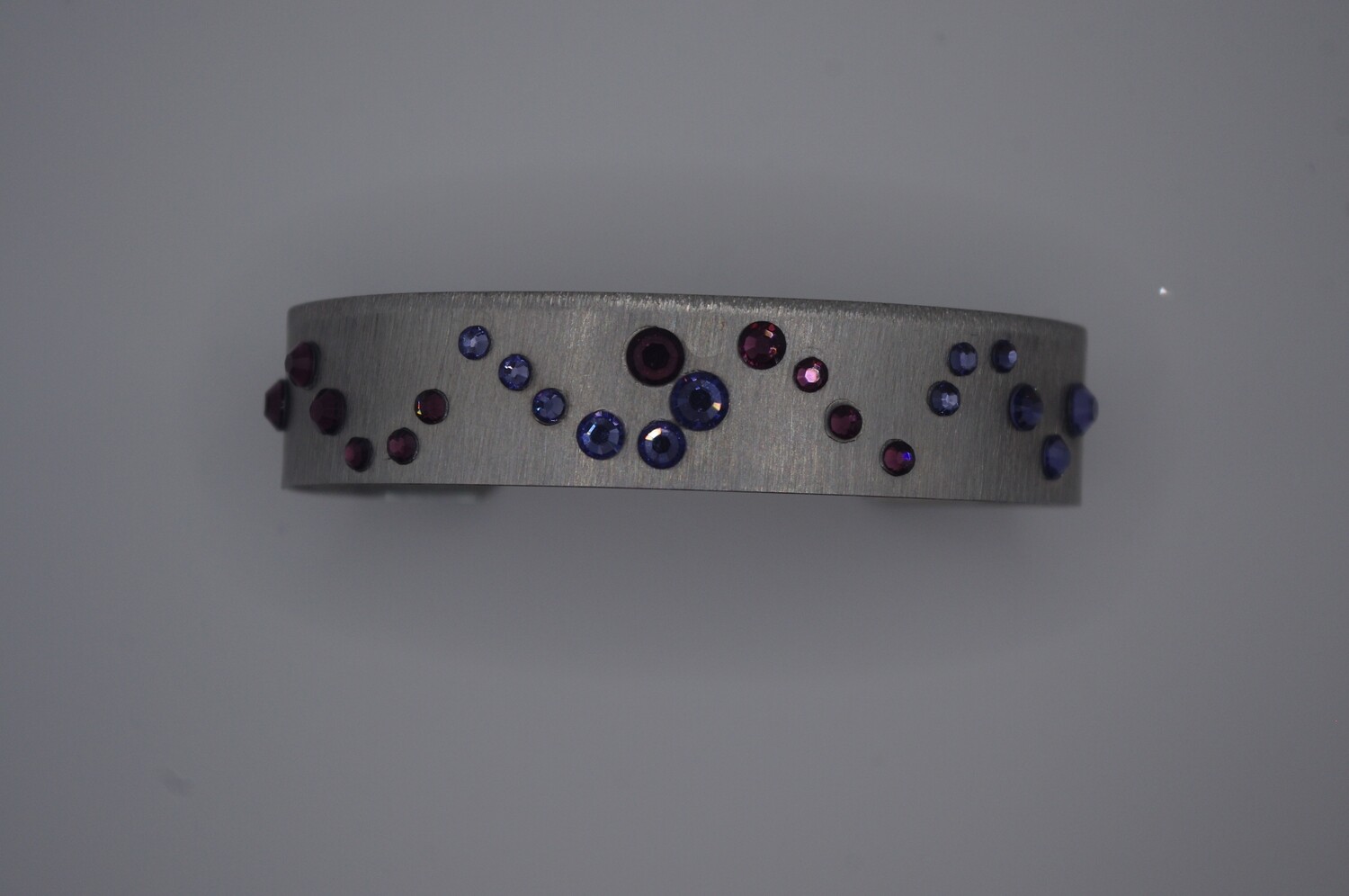 Purple Wave: Aluminum Bracelet with Purple Crystals