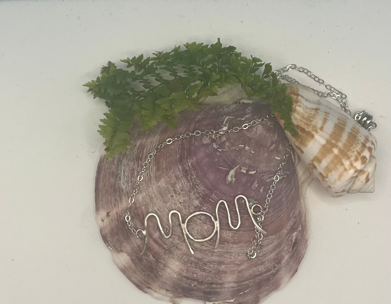 MOM Necklace