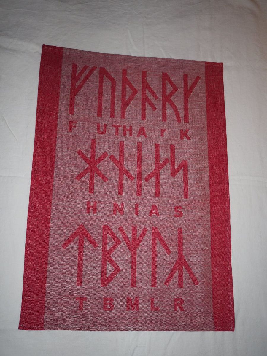 Viskestykke med Futhark runer