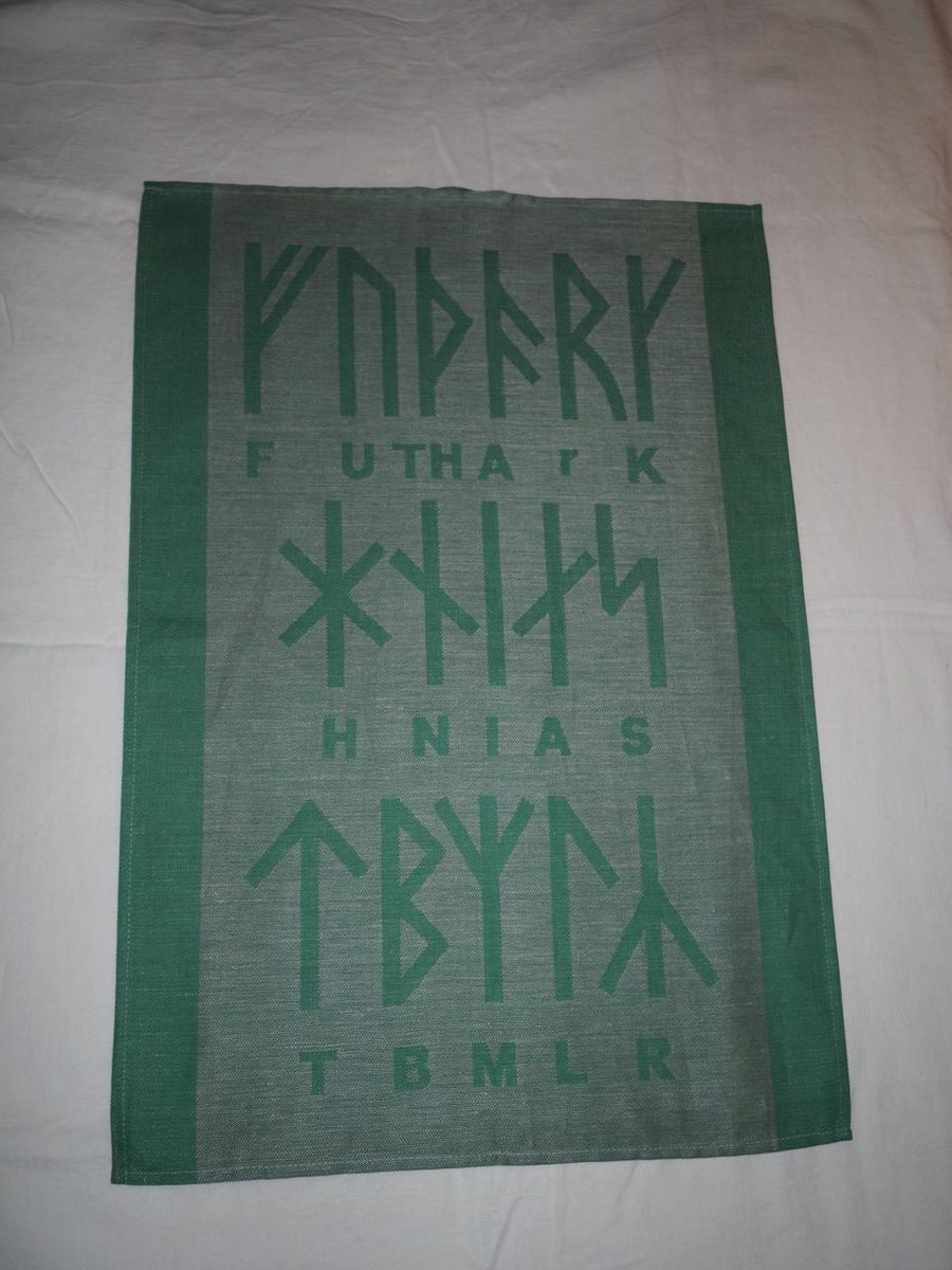 Viskestykke med Futhark runer