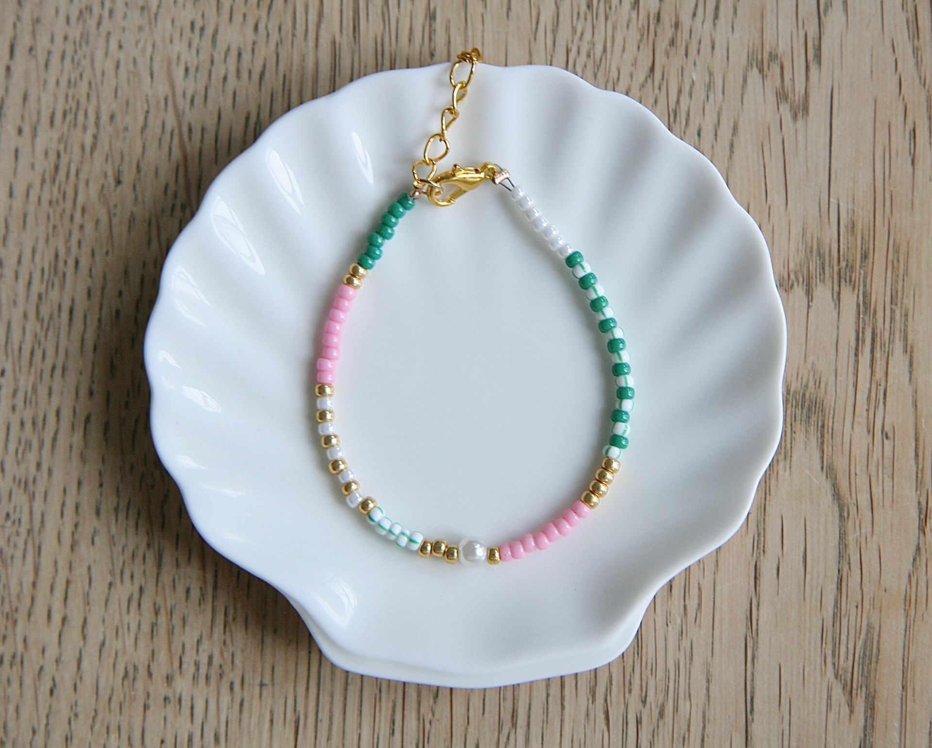 groen-roze parelarmband